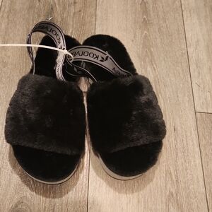 Koolaburra Black Furry Slides